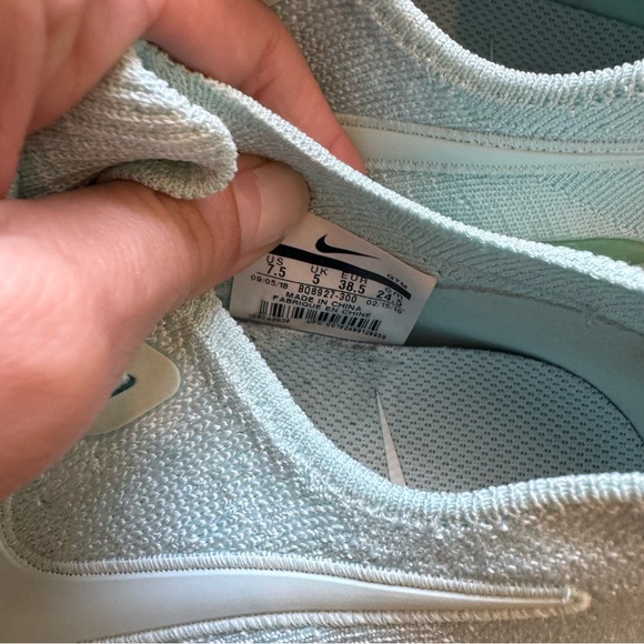 Women’s Nike Epic React Flyknit 2 Running/Training Shoe in Mint Blue size 7.5 - Picture 11 of 12